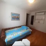 2 Apartment Split